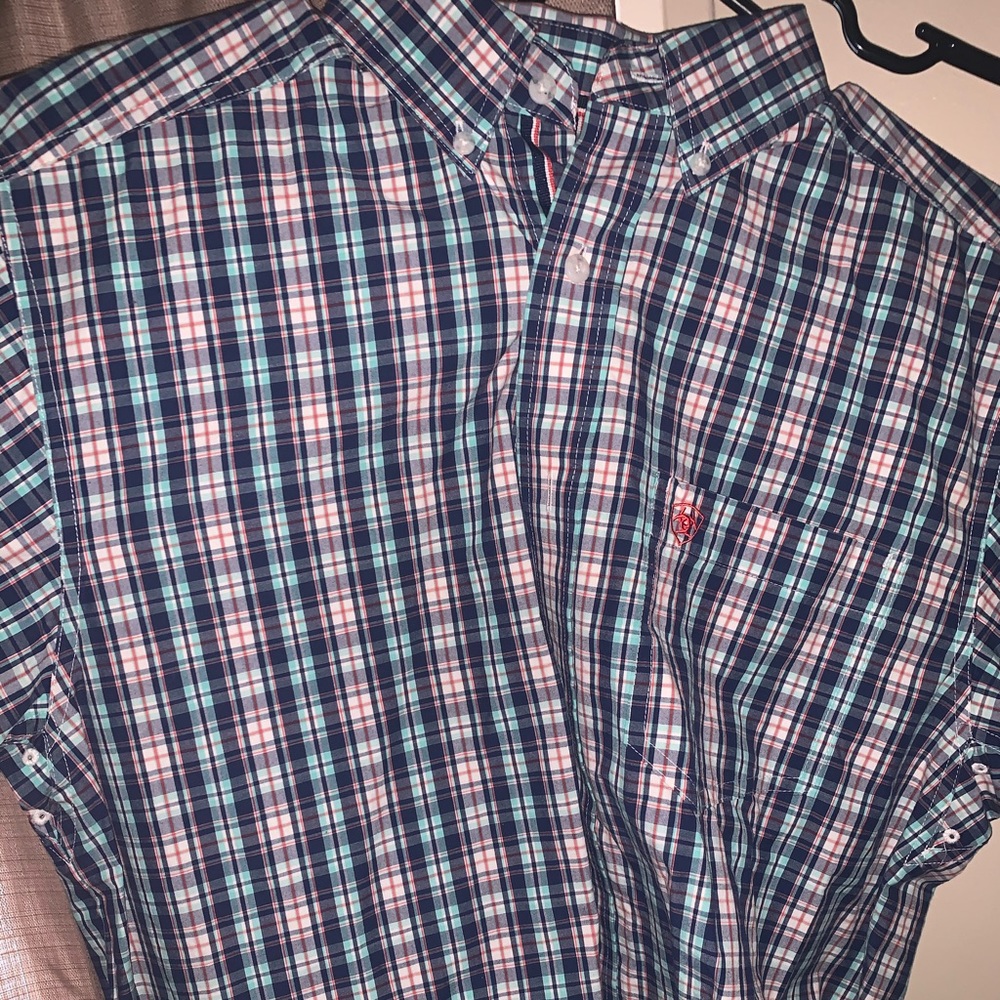 Ariat men’s shirt wore once in very good condition